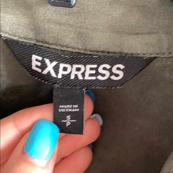 Green Blouse - Picture 2 of 4